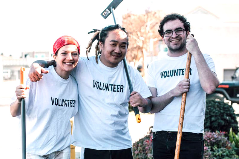 Connections Volunteers